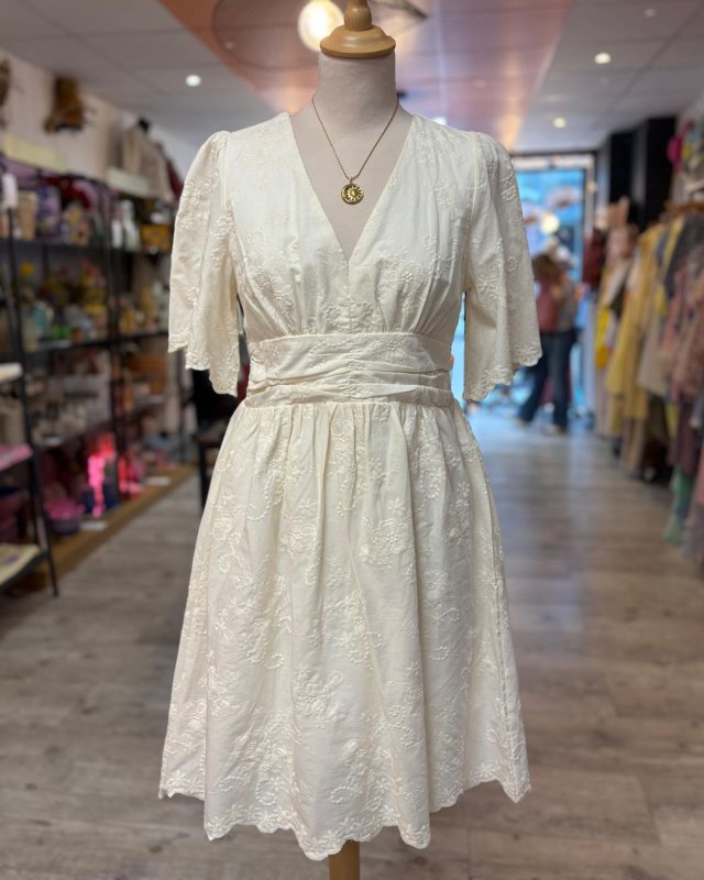 Robe en coton blanc à...