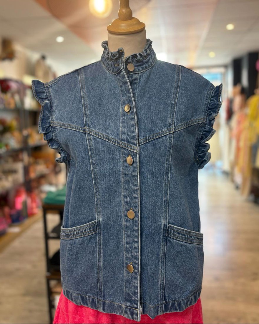 Veste sans manches en jean avec des petits volants