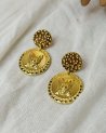 Boucles d'oreilles dorées à tête de tigre