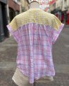 Blouse ample à carreaux pastel et manches courtes