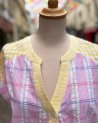 Blouse ample à carreaux pastel et manches courtes