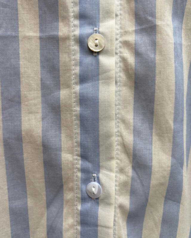 Chemisier rayé bleu ciel à broderie esprit summer