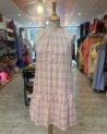 Robe courte à carreaux pastel et encolure américaine
