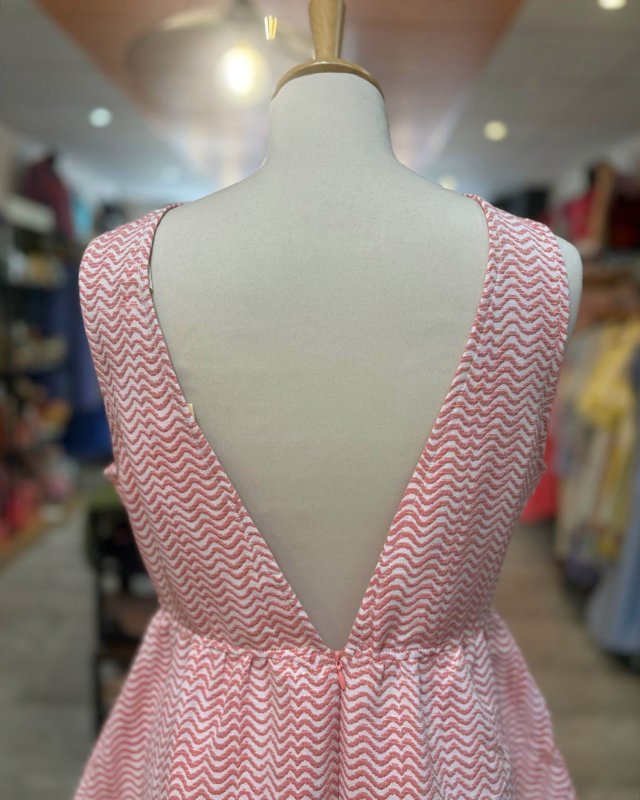 Robe patineuse à motif graphique blanc et rose