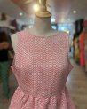 Robe patineuse à motif graphique blanc et rose