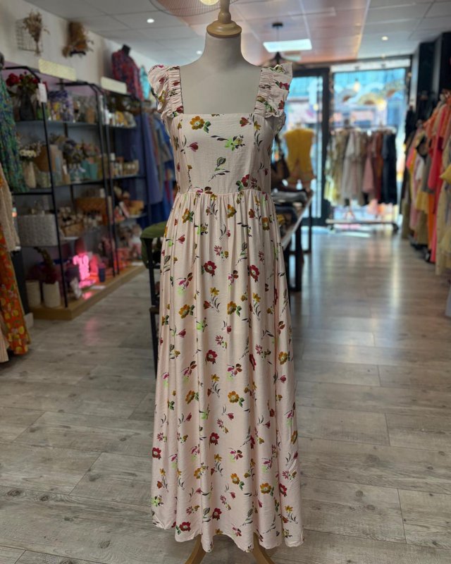 Robe longue à motif fleuri...