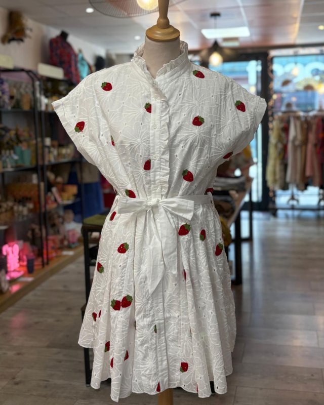 Robe courte à petites...