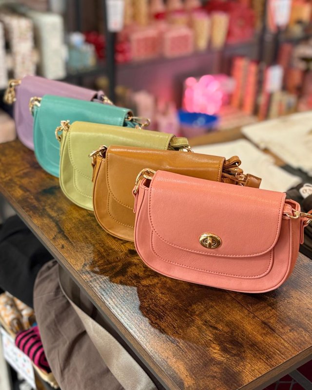Petit sac en cuir avec une...