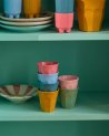Lot de 6 mini gobelet "All you need is love and..." en mélamine