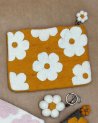 Pochette à motif fleuri en laine feutrée