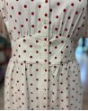 Robe longue écru à pois rouges