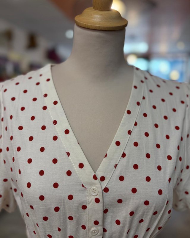 Robe longue écru à pois rouges