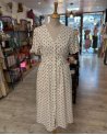 Robe longue écru à pois rouges