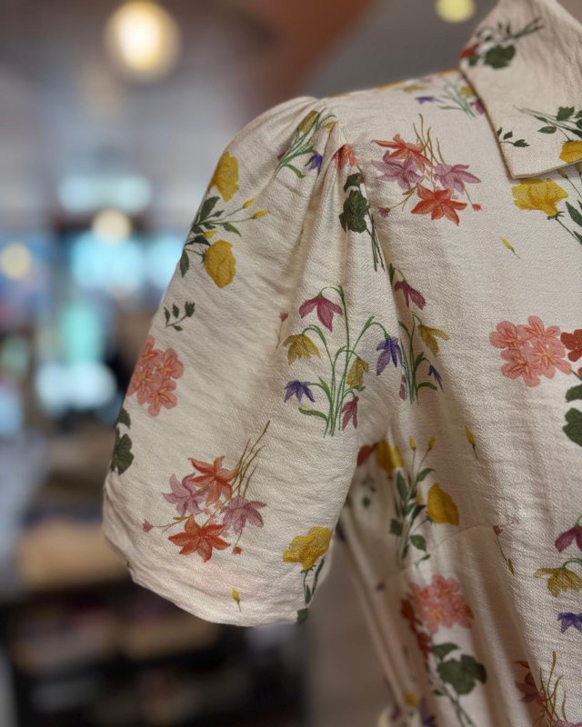 Longue robe chemise à imprimé floral