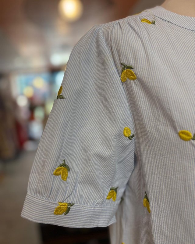 Chemisier rayé à motif citrons brodés