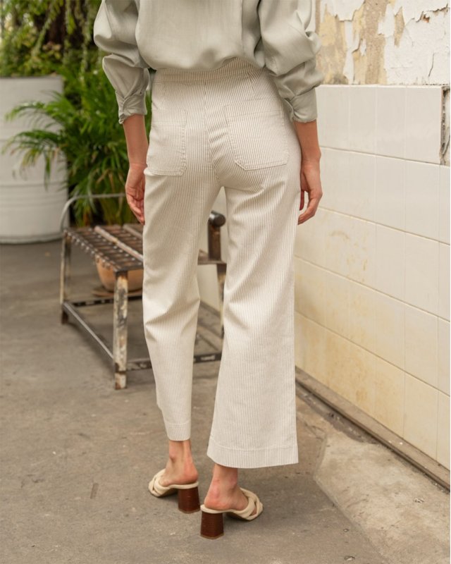 Jean à pont Victorine en denim naturel avec des rayures vertes