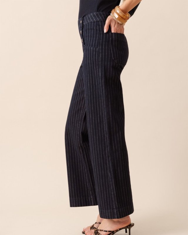 Jean large Victoire en denim brut et fines rayures