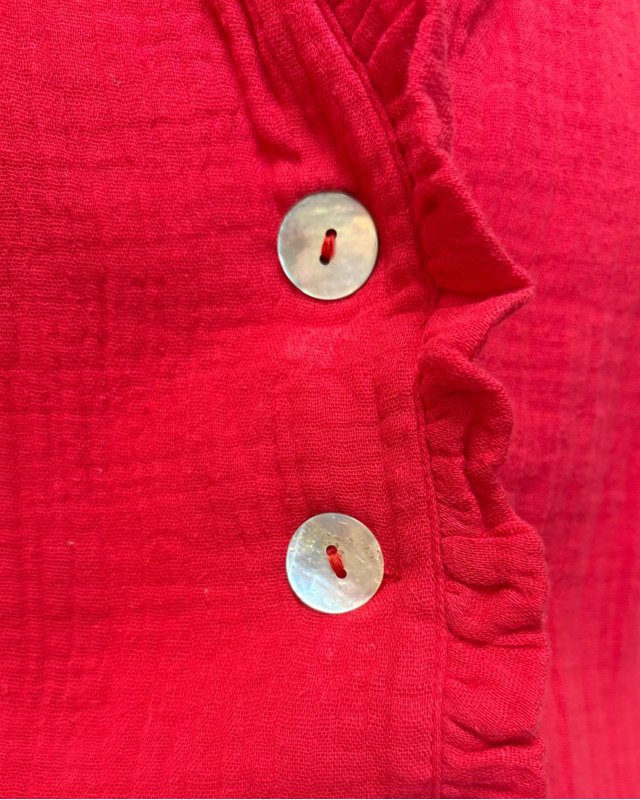 Combinaison en gaze de coton rouge sans manches