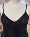 Petit top en crochet noir et fines bretelles