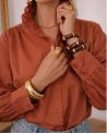 Chemise terracotta à col montant plissé