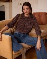 Blouse à carreaux bordeaux et grand col smocké