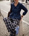 Blouse à basque bleu marine et grand col