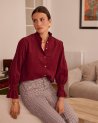 Chemise en velours bordeaux à col montant