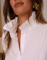 Chemise classique blanche à col montant plissé