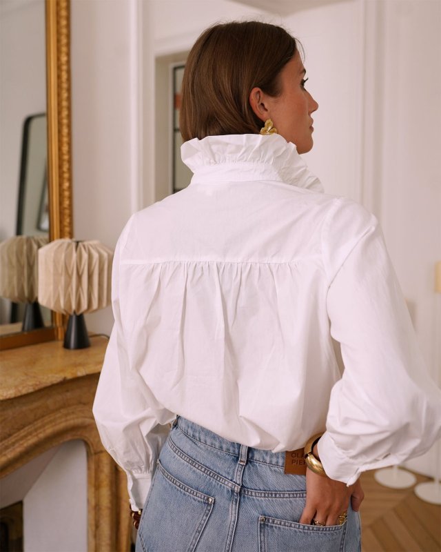 Chemise classique blanche à col montant plissé