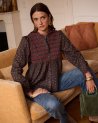 Blouse smockée kaki à motif fleuri fuchsia