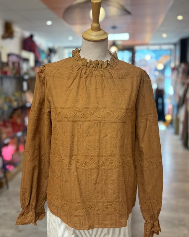 Blouse camel brodée avec un...