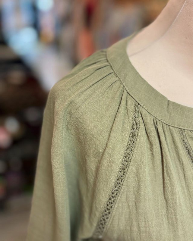 Blouse vert sauge à chevrons