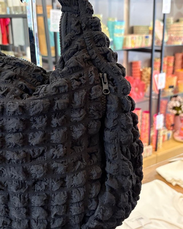Grand sac fourre tout en tissu gaufré