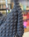 Grand sac fourre tout en tissu gaufré