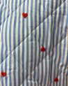 Gilet matelassé rayé bleu à petits coeurs rouges