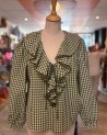 Blouse en vichy kaki et écru avec des volants